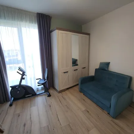 Modern 2 Bedroom Large Apt *