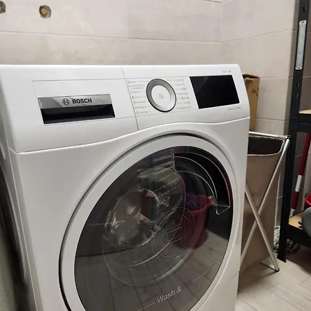 Modern 2 Bedroom Large Apt